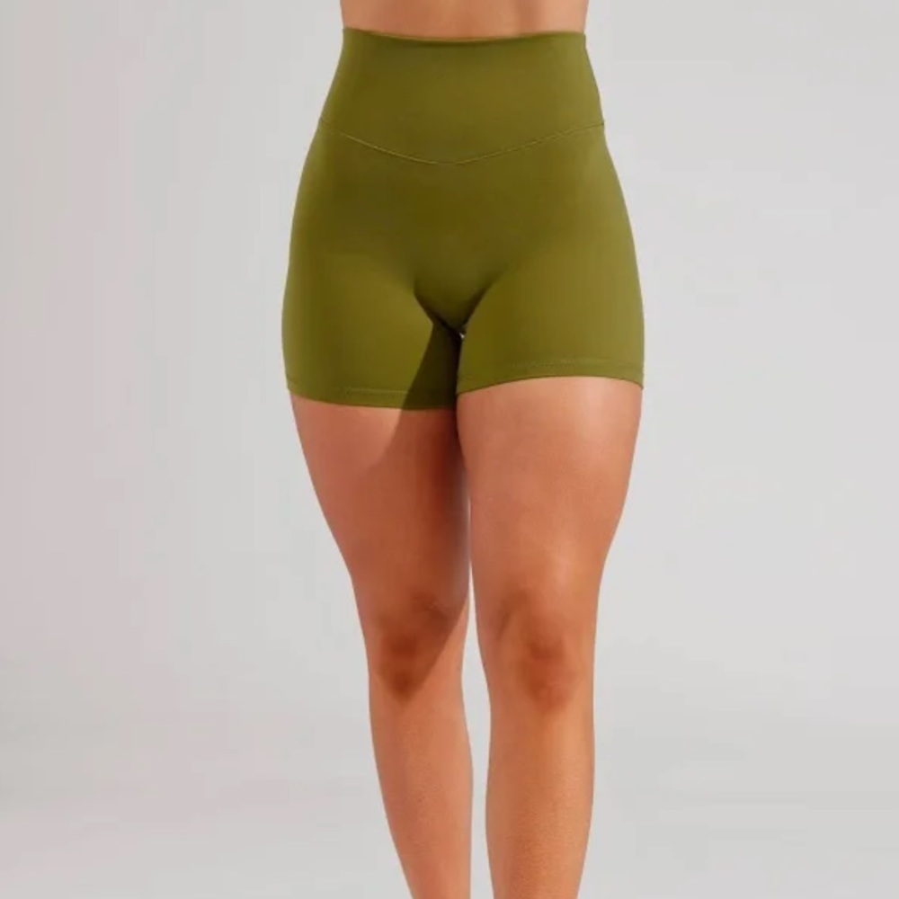 Buffbunny Rosa Short - Olivia Olive - Small